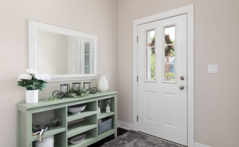 玄関に置く鏡の画像