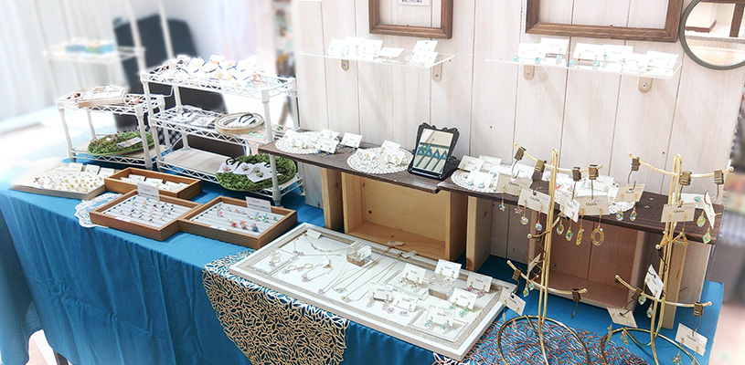 Qujila（クジラ）さんの出展ブースと什器