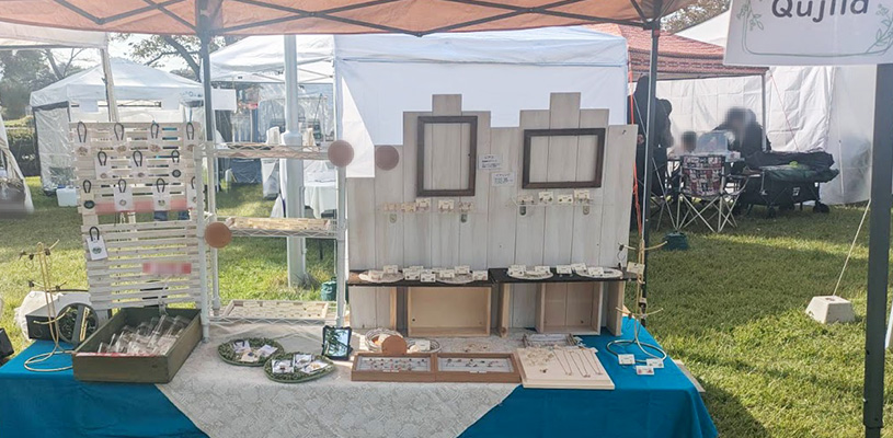 Qujila（クジラ）さんの出展ブースと什器