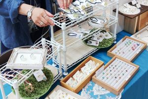 マルシェ 出店 ホワイト ラック 什器 設営