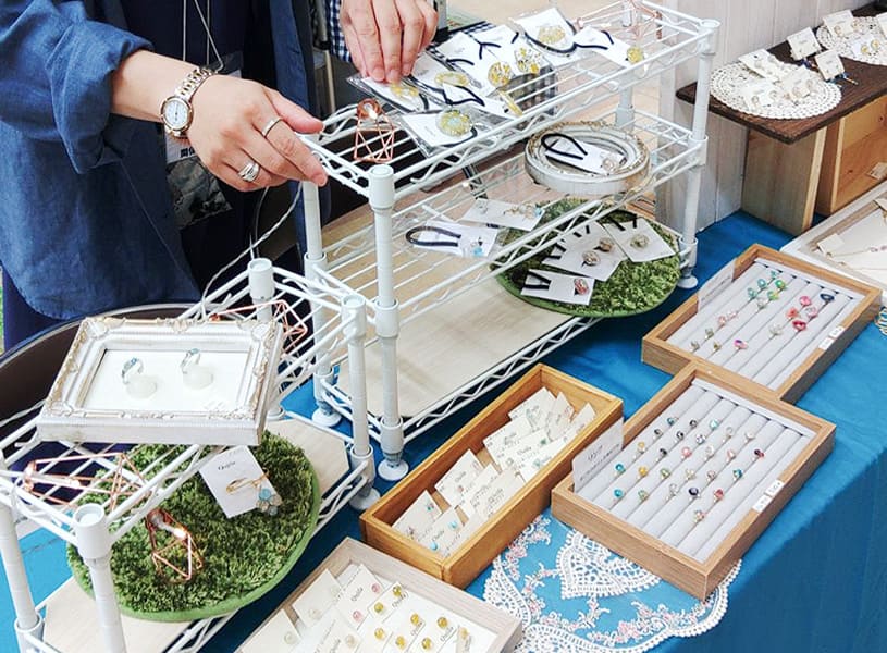 マルシェ 出店 ホワイト ラック 什器 設営