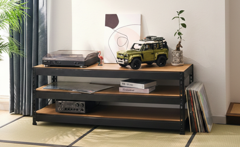 木製ラックを畳に置く